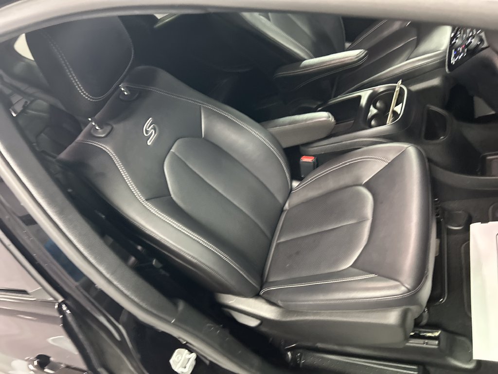 Used 2026 Chrysler Pacifica Select w/ S Appearance Package FWD image 25
