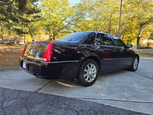 Used 2008 Cadillac DTS Luxury II image 3