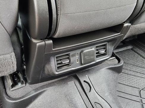Used 2023 Chevrolet Silverado 1500 LT AWD/4WD image 29