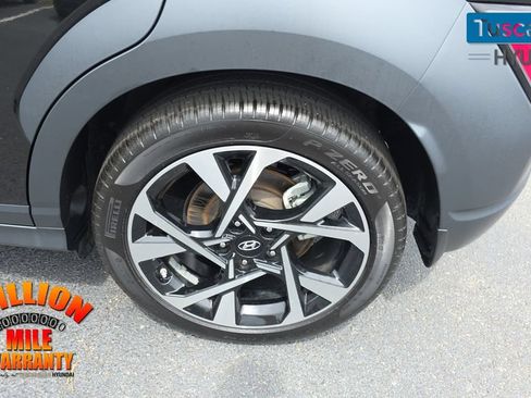 Used 2022 Hyundai Kona Limited w/ Cargo Package FWD image 11