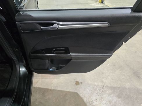 Used 2015 Ford Fusion SE FWD image 28