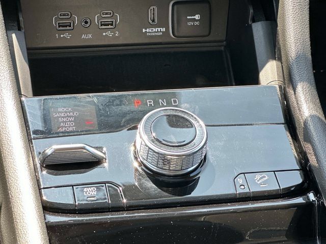 Used 2023 Jeep Grand Cherokee 4WD 4xe w/ Luxury Tech Group II image 6