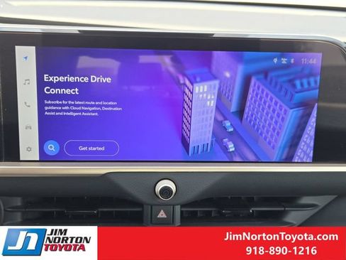 Used 2024 Toyota Crown AWD/4WD image 18