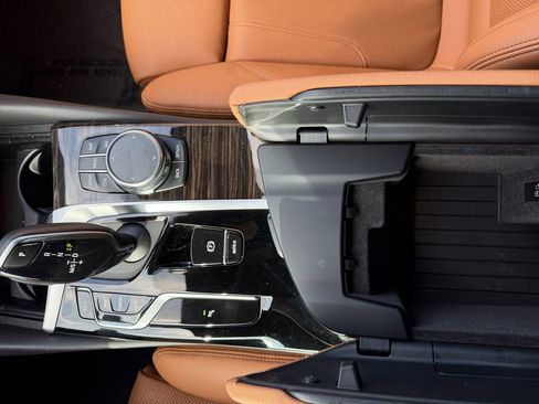 Used 2023 BMW 530i w/ Convenience Package image 23