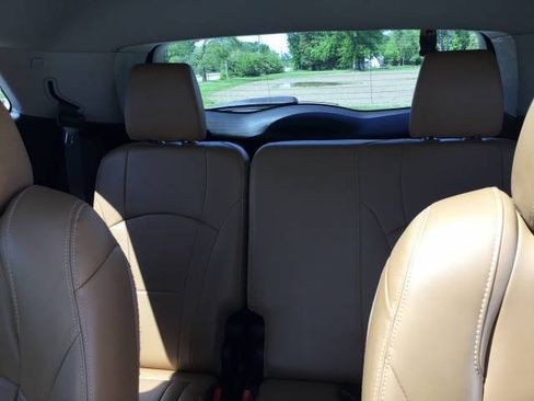Used 2019 Buick Enclave Essence FWD image 11