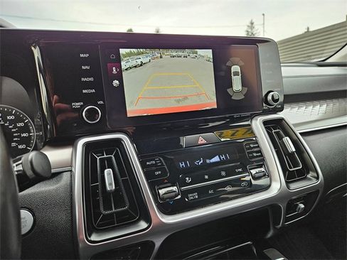 Used 2022 Kia Sorento EX w/ Panoramic Sunroof Package image 29