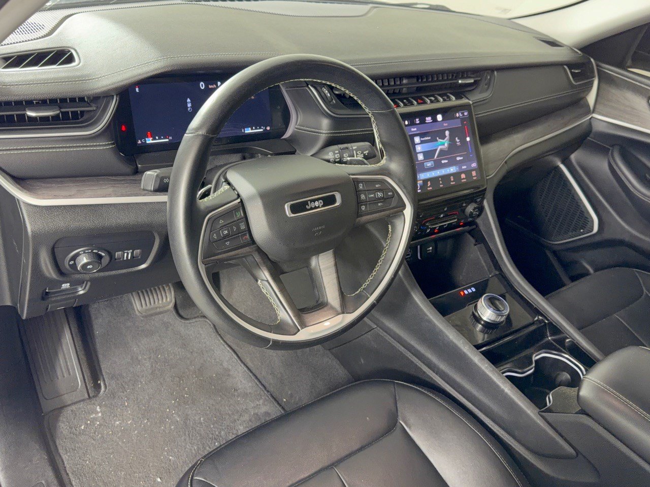 Used 2021 Jeep Grand Cherokee L Limited RWD image 4