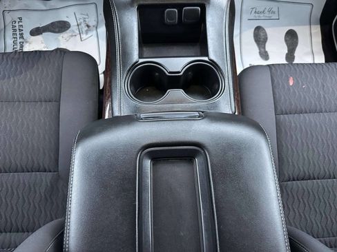 Used 2017 GMC Yukon SLE w/ SLE Value Package image 25