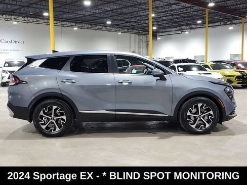 Used 2024 Kia Sportage EX FWD image 5