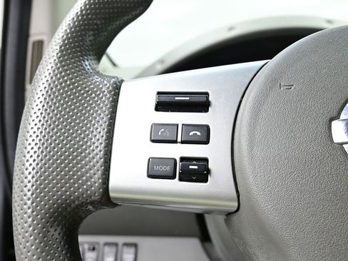 Used 2016 Nissan Frontier SV image 6