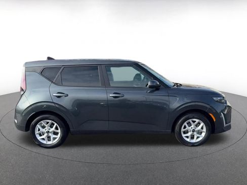 Used 2025 Kia Soul LX w/ LX Technology Package image 16