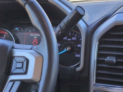 Used 2018 Ford F250 Lariat w/ Chrome Package image 21