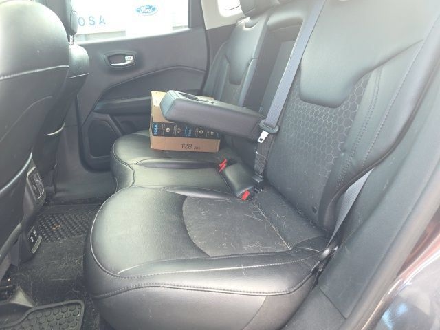 Used 2019 Jeep Compass Latitude FWD image 10