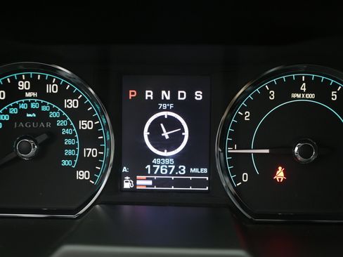 Used 2013 Jaguar XF RWD image 25
