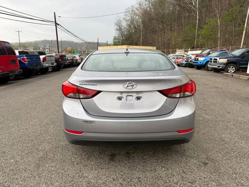 Used 2016 Hyundai Elantra SE image 7