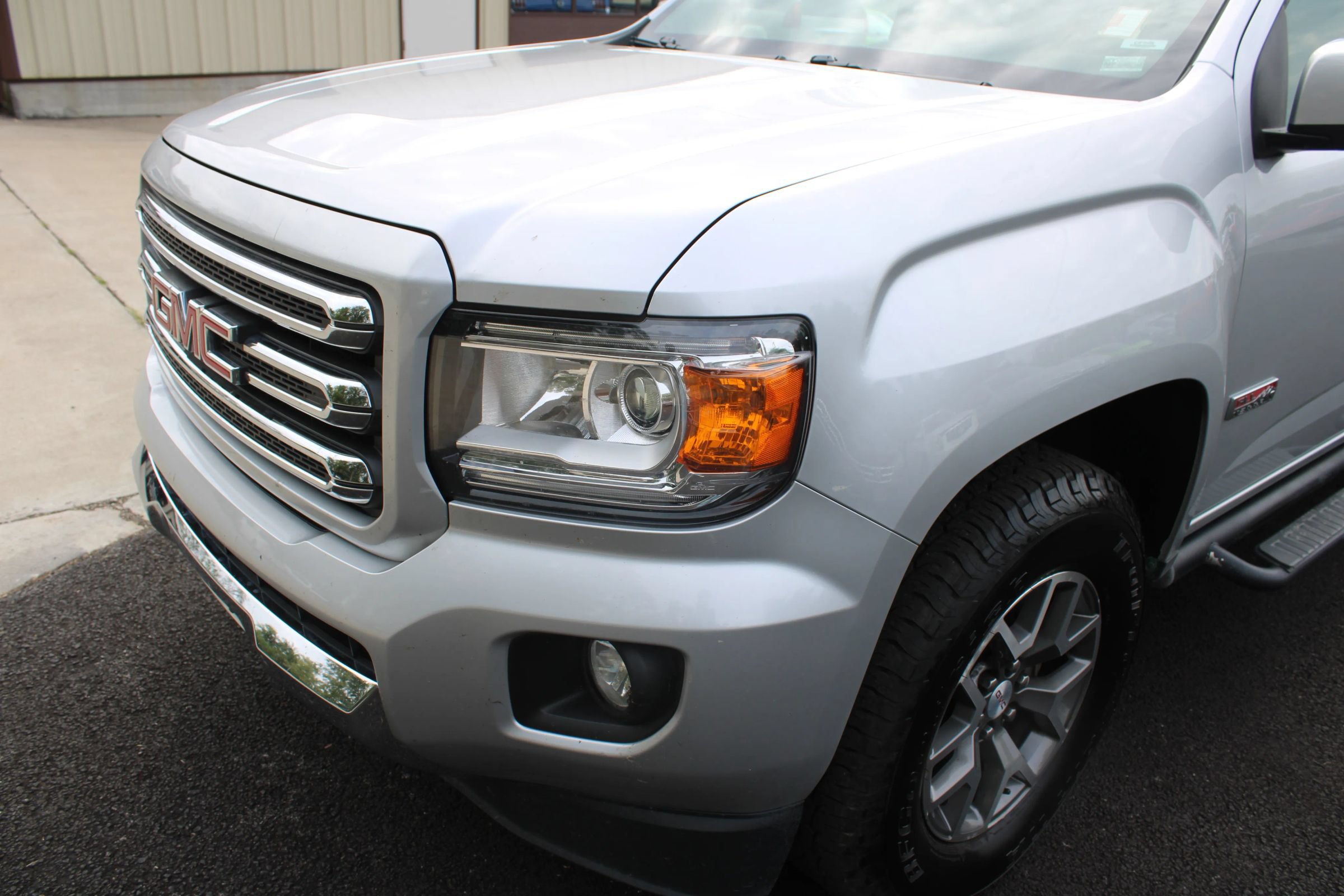 Used 2016 GMC Canyon SLE w/ All Terrain Adventure Package AWD/4WD image 3