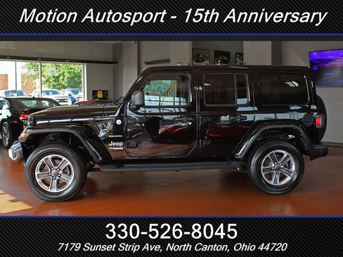 Used 2021 Jeep Wrangler Unlimited Sahara w/ Dual Top Group AWD/4WD image 7