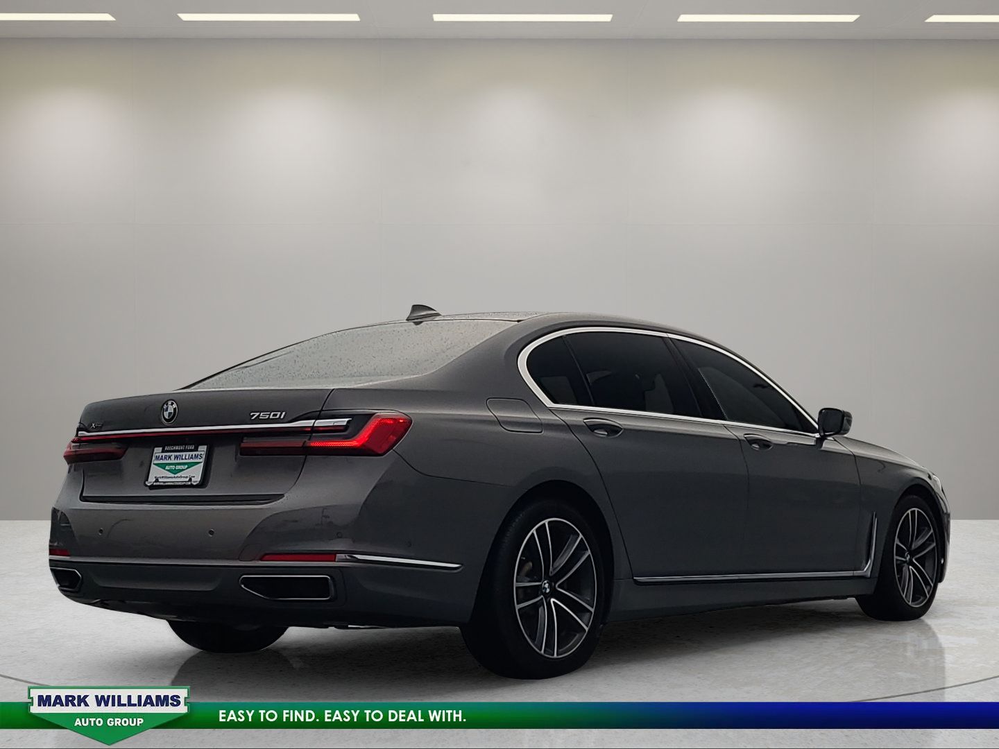 Used 2022 BMW 750i xDrive w/ Executive Package AWD/4WD image 4
