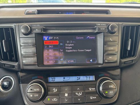 Used 2013 Toyota RAV4 Limited AWD/4WD image 10