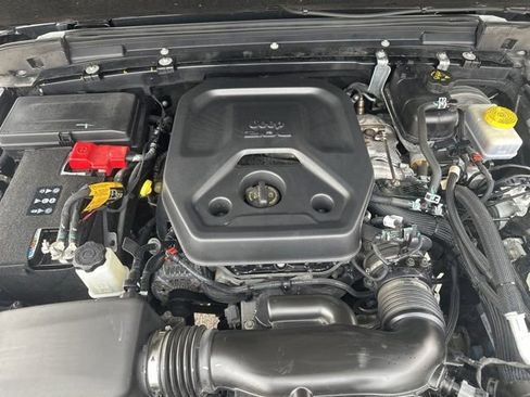 Used 2023 Jeep Wrangler Sahara image 17