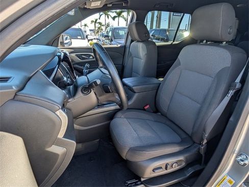 Certified 2023 Chevrolet Traverse LT image 5