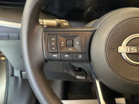Used 2025 Nissan Kicks S FWD image 11