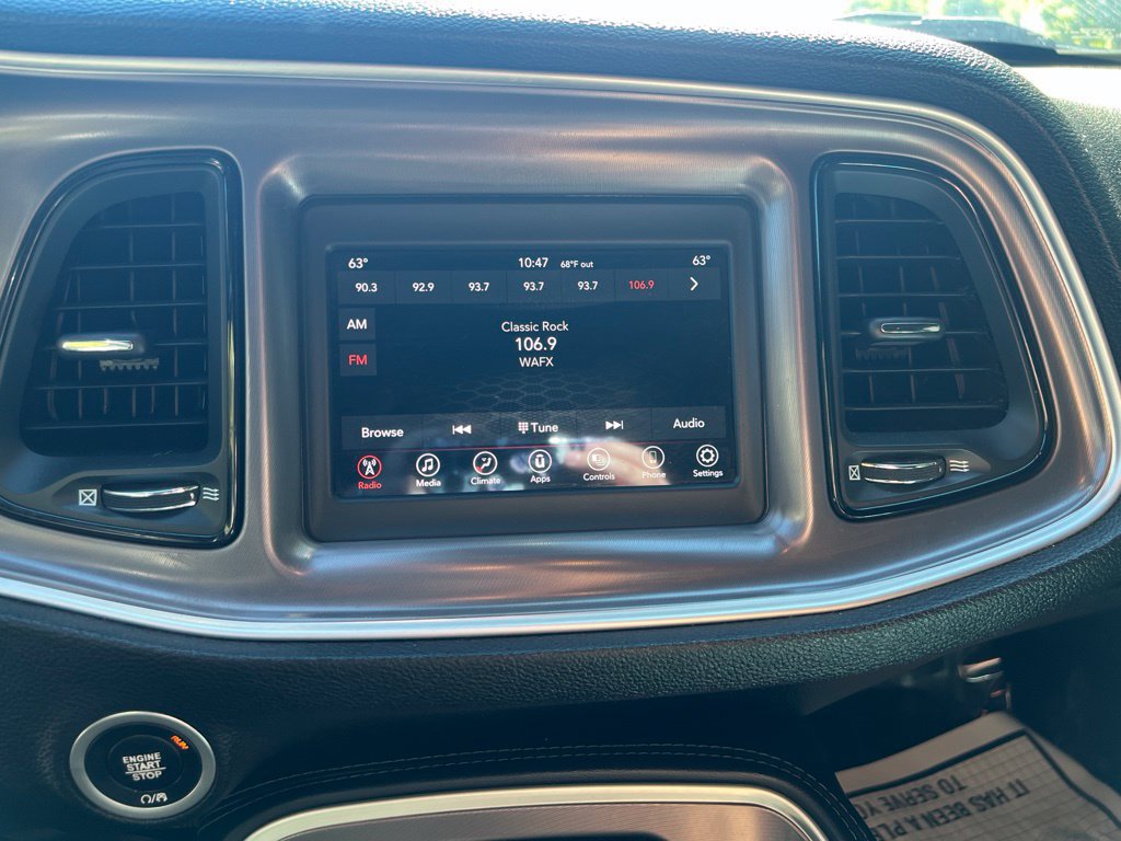 Used 2021 Dodge Challenger SXT RWD image 11