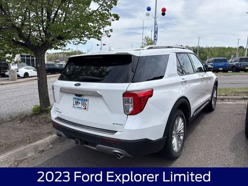 Used 2023 Ford Explorer Limited w/ Equipment Group 301A AWD/4WD image 3