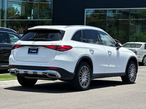 Used 2023 Mercedes-Benz GLC 300 4MATIC image 3