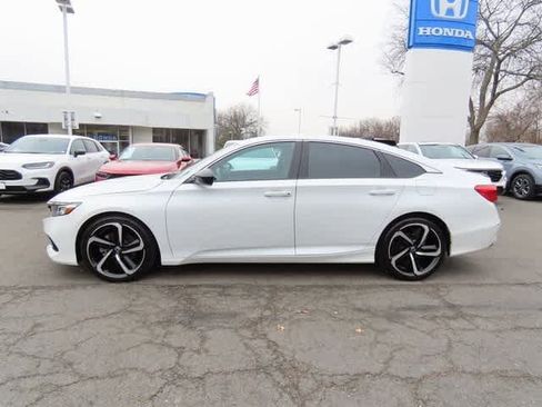 Certified 2022 Honda Accord Sport image 3