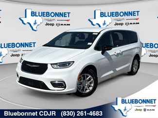 New 2026 Chrysler Pacifica Select FWD video 1
