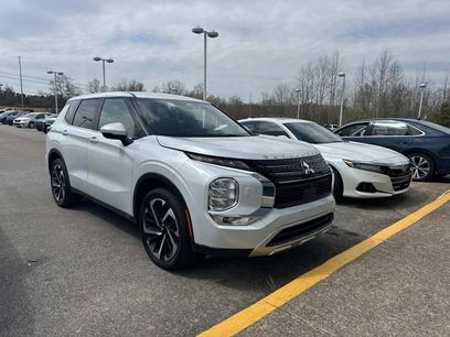Used 2023 Mitsubishi Outlander SE