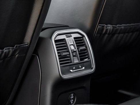 New 2026 Porsche Macan GTS image 33