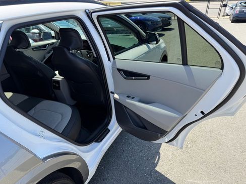 Used 2023 Kia Niro Wave w/ Wave Preserve Package image 43