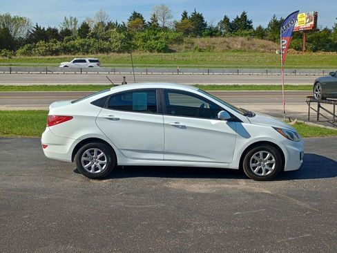 Used 2013 Hyundai Accent GLS FWD image 6
