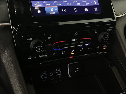 Certified 2023 Jeep Grand Cherokee L Laredo image 16