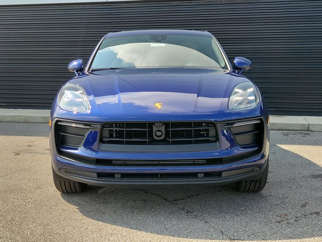 Used 2026 Porsche Macan AWD/4WD image 10