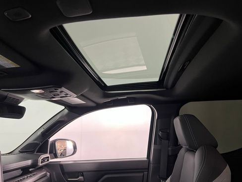 Used 2025 Toyota Tacoma TRD Sport image 24