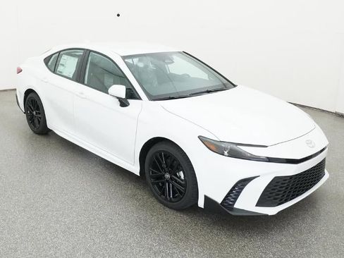 New 2026 Toyota Camry SE FWD image 13