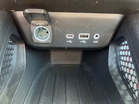 Used 2021 Chevrolet TrailBlazer RS w/ Sun and Liftgate Package FWD image 40