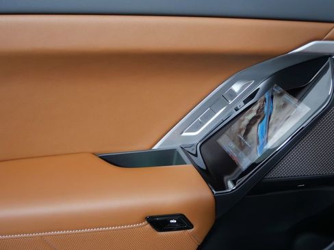 Used 2025 BMW 760i xDrive w/ Executive Package image 16