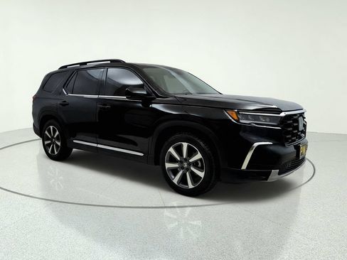 Used 2023 Honda Pilot Touring image 10