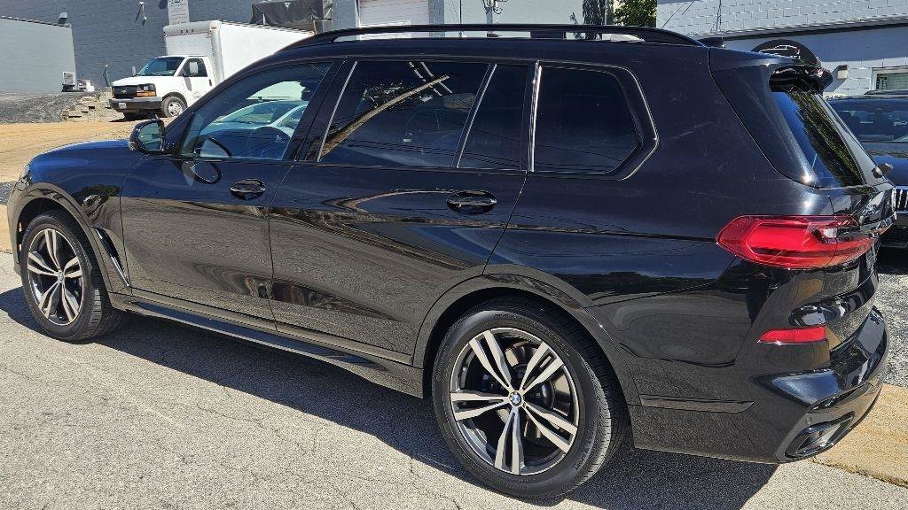 Used 2020 BMW X7 xDrive40i w/ M Sport Package AWD/4WD image 7