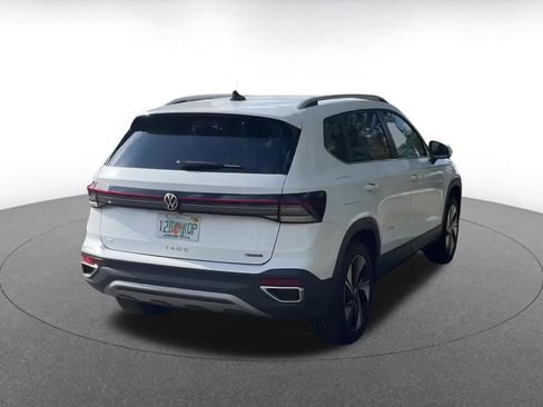 Used 2025 Volkswagen Taos SE image 14
