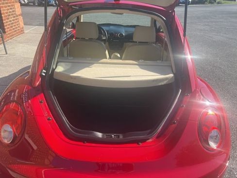 Used 2010 Volkswagen Beetle Coupe FWD image 5