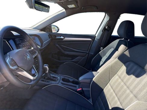 Used 2023 Volkswagen Jetta Sport image 10