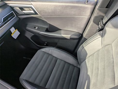 Used 2022 Mitsubishi Outlander SE image 19