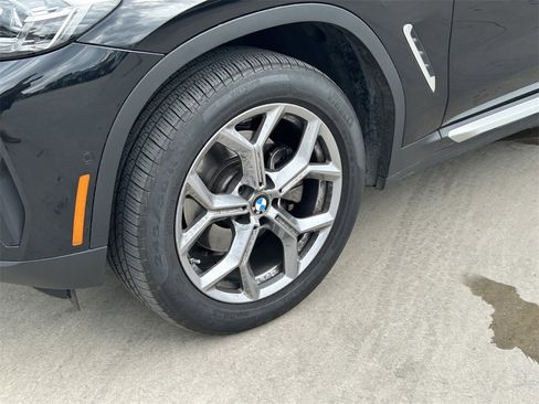 Used 2025 BMW X4 xDrive30i image 9