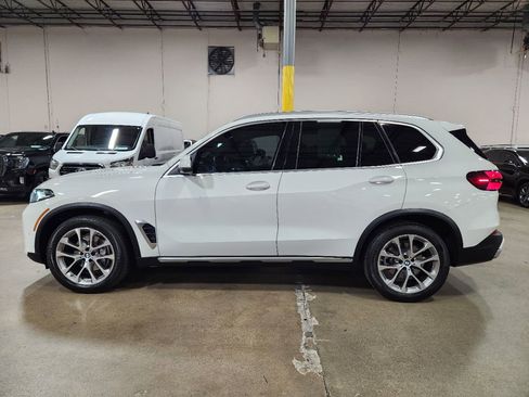 Used 2024 BMW X5 xDrive40i w/ Climate Comfort Package image 7
