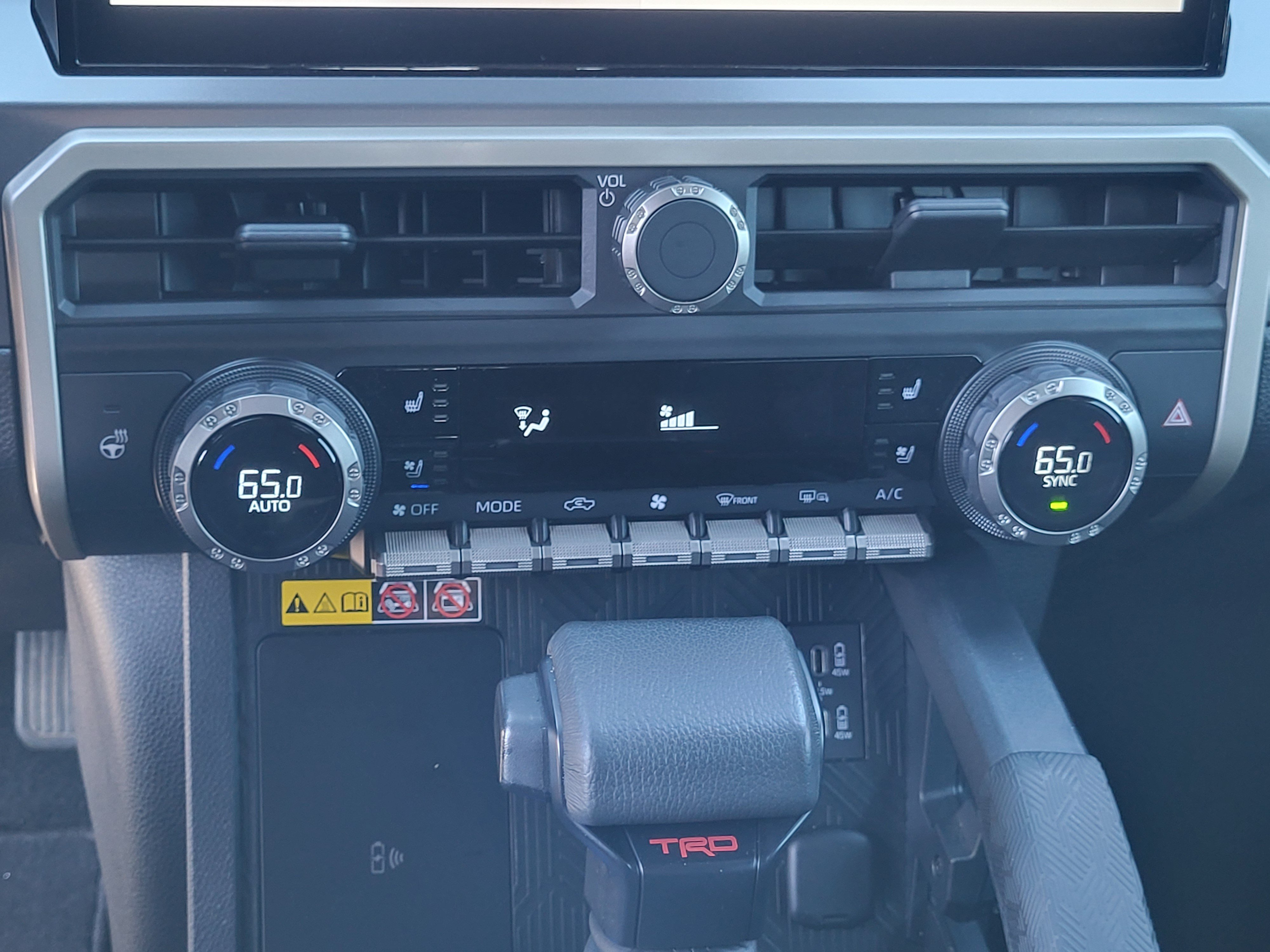 Used 2024 Toyota Tacoma TRD Off-Road w/ TRD Off Road Premium Package AWD/4WD image 19